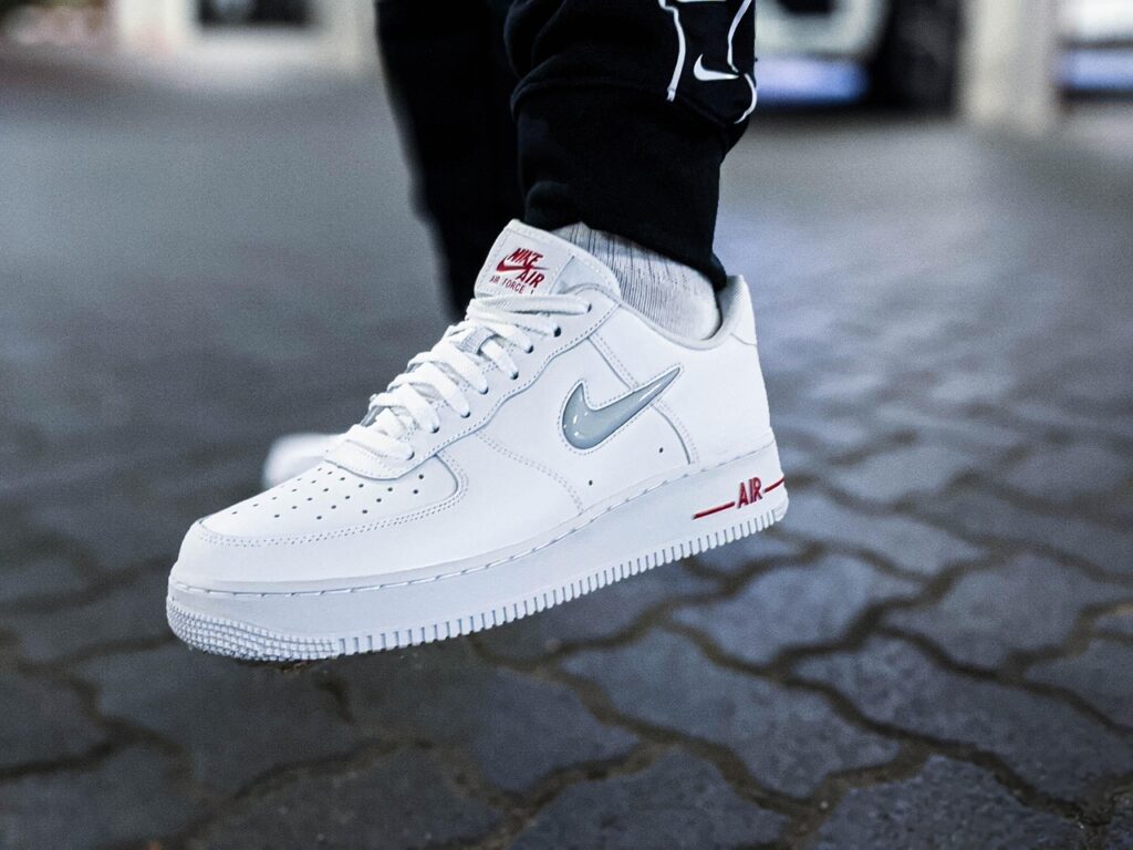 nike, sports shoes, sneaker, sneakers, sports shoe, style, fashion, shoes, leisure time, white, person, nike, nike, nike, nike, nike, sneakers